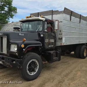 1975 Mack R68 grain truck