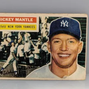 1956 Topps #135 Mickey Mantle HOF Yankees Creases