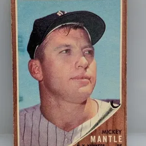 1962 Topps Mickey Mantle 200 Crease/Indent/Stain