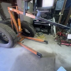 2-Ton Cherry Picker