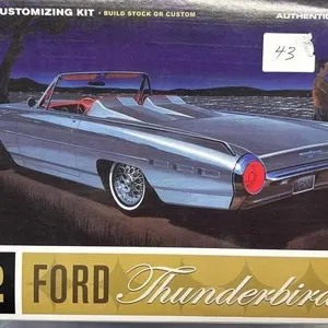 1/25 scale 1962 Thunderbird model kit Unbuilt
