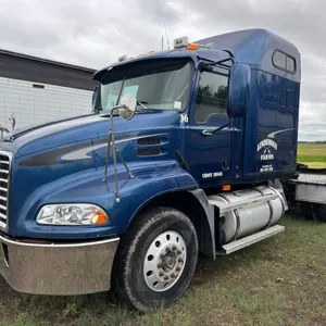 2006 Mack CXN613 sleeper