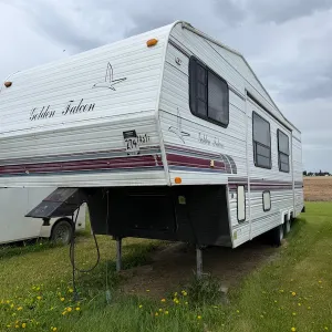 1995 Golden Falcon 26' 5th Whl Travel Trailer