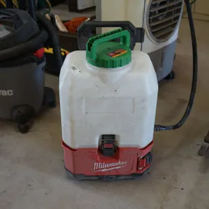Milwaukee Cordless Portable Sprayer