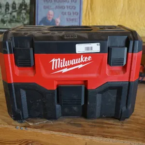 Milwaukee M18 2gal Wet/Dry Vac