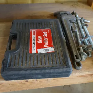 Pittsburgh Gear Puller Set, Pipe Wrenches