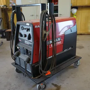 Lincoln 250 GXT Ranger Electric AC/DC Welder