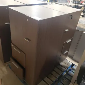 (2) Wooden Cabinets
 UNRESERVED