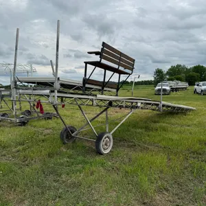 Roll in Dock: HEWITT 4X32 W/8L W/BENCH