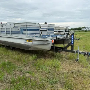 1990 Ercoa Pontoon