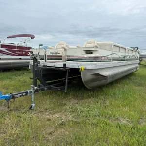 2000 Bennington 2575FS Pontoon