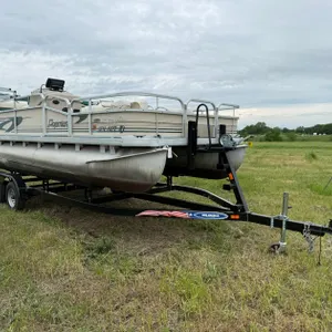2001 Premier Sun Station 200
