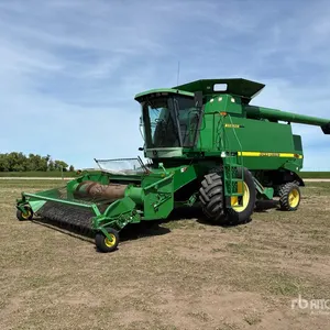 1998 John Deere Maximizer 9610 Combine Harvester