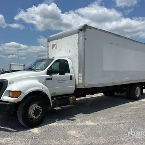 2015 Ford F-750 4x2 Van Truck