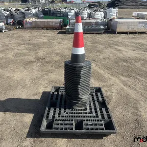 (25) Safety Cones
 UNRESERVED