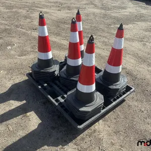 (25) Safety Cones
 UNRESERVED