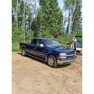 2000 1500 Chevy 4x4 Truck - 351,441 km