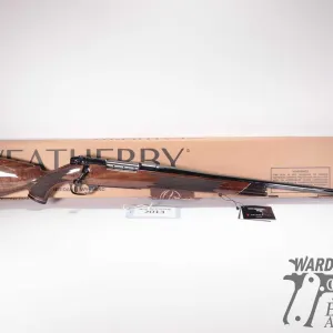 Non-Restricted rifle Weatherby model Mark V Deluxe, .270 Weatherby bolt action, w/ bbl length 26" [B