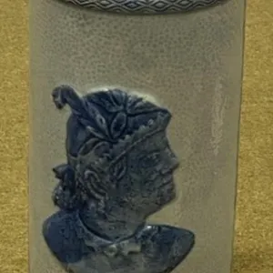 8 1/2" Sleepy Eye Vase