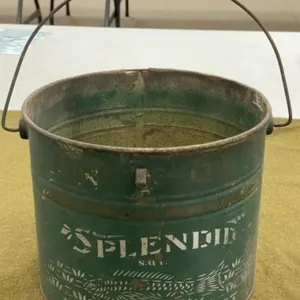 Falls City Splendid Minnow Bucket