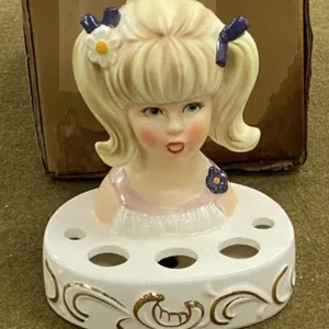 Enesco Teen-Rific Vanity Stand