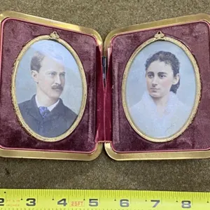 Outstanding Colorized Photo Album/Box