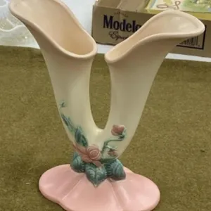 Hull 8 3/4" Double Vase