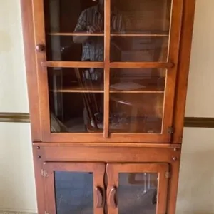 5 1/2' Maple Hutch