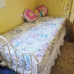 Antique White Cast Iron Single Bed