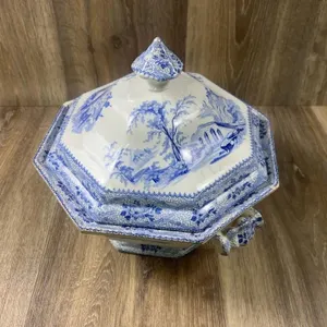 J Wedgwood Seine Pattern Blue White Soup Tureen