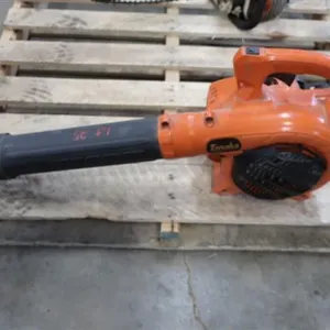 Tanaka TRB 24 Gas Leaf Blower