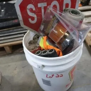 Piloting Equipment (Signs, Vest, Lights)