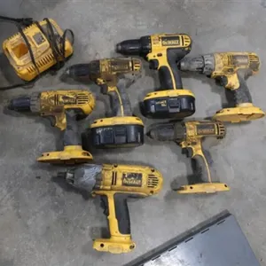 6 Dewalt 18V Drills * Impact