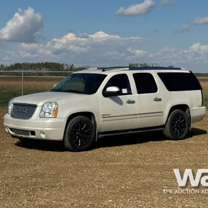 2010 GMC YUKON DENALI SPORTS UTILITY VEHICLE