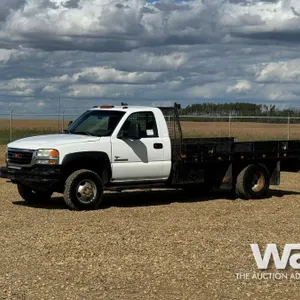 2004 GMC SIERRA 3500 DUALLY FLATBED TRUCK