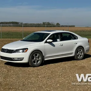 2013 VOLKSWAGEN PASSAT 4 DOOR SEDAN