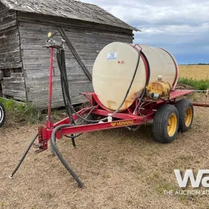 1980 VERSATILE T/A SPRAYER CART