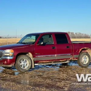 2005 GMC SIERRA CREW CAB PICKUP