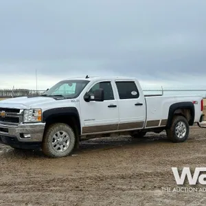 2013 CHEVROLET 3500HD 4X4 CREW CAB PICKUP