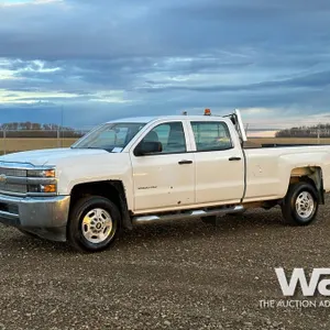 2015 CHEVROLET SILVERADO 4X4 CREW CAB PICKUP