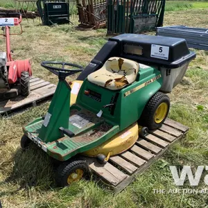 JOHN DEERE 68 LAWN MOWER