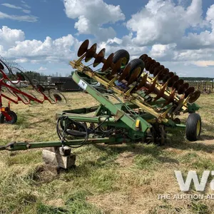 JOHN DEERE 220 TANDEM DISC
