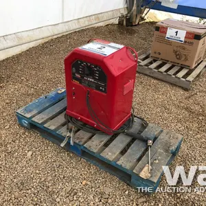 LINCOLN 225 ELECTRIC WELDER