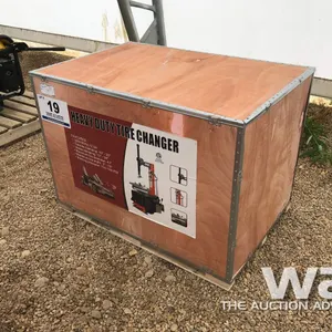 HEAVY DUTY TIRE CHANGER