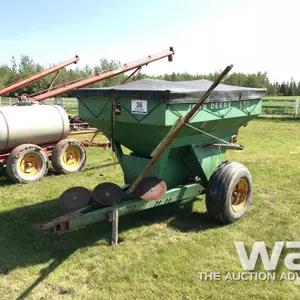 JOHN DEERE 602 S/A FERTILIZER SPREADER