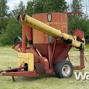 NEW HOLLAND 353 FEED MIXER