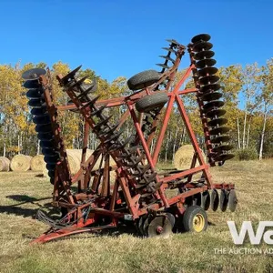 MASSEY FERGUSON 820 34 FT. TANDEM DISC