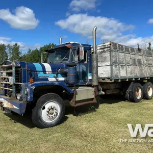 KENWORTH T/A GRAIN TRUCK