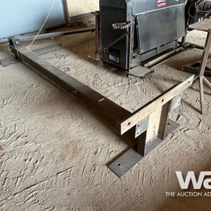 STEEL WALL CRANE