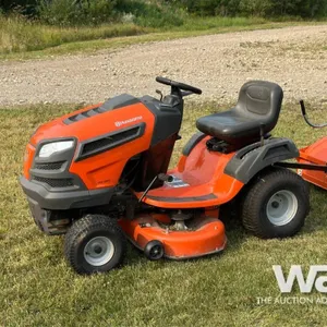 HUSQUVARNA YTH 1942 LAWN TRACTOR